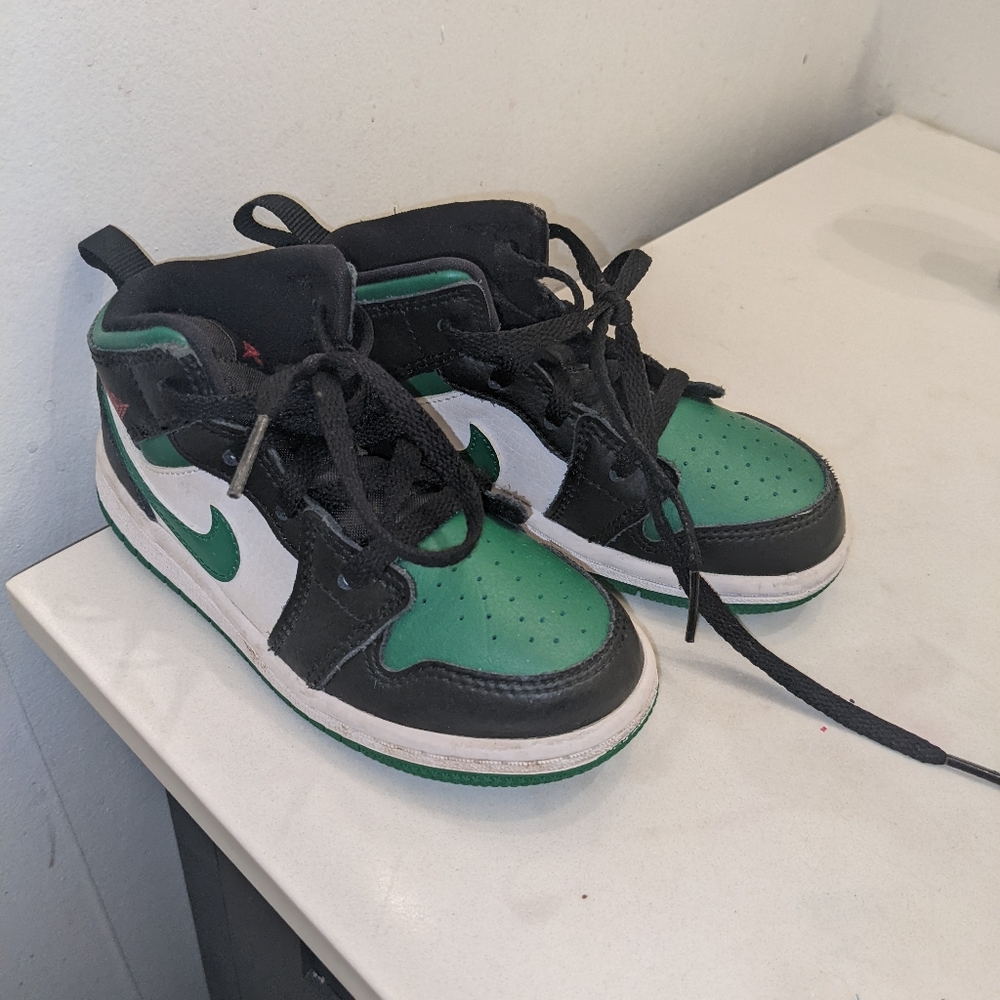 Air Jordan 1 mid